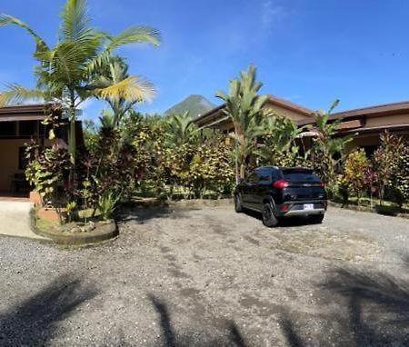 Aunty Arenal Lodge La Fortuna Exterior foto