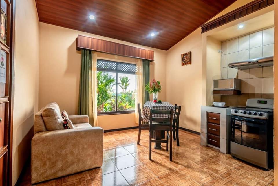 Aunty Arenal Lodge La Fortuna Exterior foto
